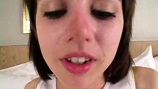 Amateur webcam girl masturbate big dildo