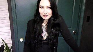 Slutty Spice - Aunt Wardrobe Malfunction Leads to Taboo