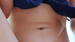 Cute amateur webcam teen girl toying pussy on webcam