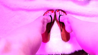 FemaleAgent MILF indulges studs foot fetish