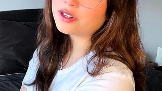 Brunette Solo Webcam Masturbation