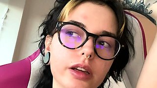 Amateur Webcam Teen Masturbates And Teases