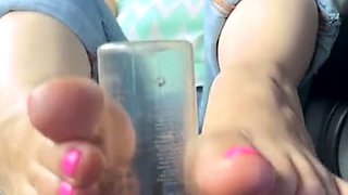 Amateur girlfriend toys and sucks outdoor with facial