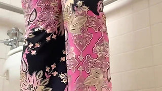 Sexy PAWG Wants You to Worship Her Body