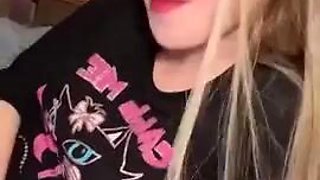Belle Delphine_Nostalgia Quest