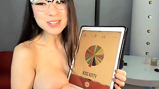 amateur asian flowerr flashing boobs on live webcam