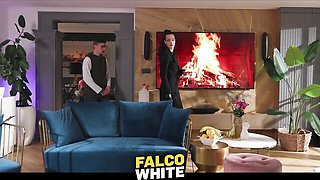 Easy-on-the-eyes beauty - milf movie - VIP 4K