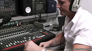 Bbw singer nails for part in a demonstrate