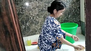 Indian College Girl Bathroom Mms Full HD