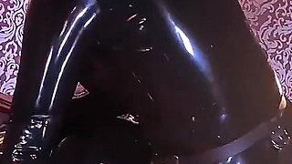 Cuckolding the Dolly with the Gimp