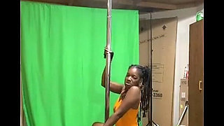 Pole Dancing on Live