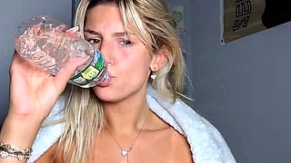 Blonde teen Sierras first erotic masturbation video