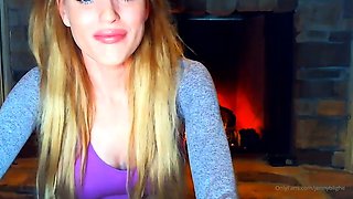 Brunette Solo Webcam Masturbation
