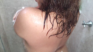 Cummy Bear Washing Dat Ass