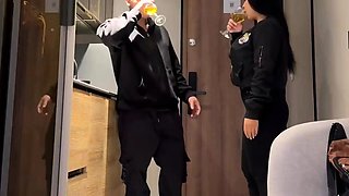 Amateur couple warms up public fuck-a-thon with warm