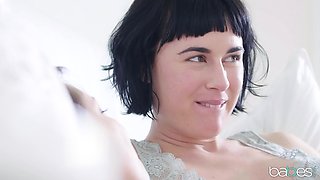 Olive Glass' Bold Tie Ignites Wild Lesbian Desire