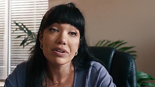 Isiah Maxwell pounds latina milf Little Puck hard