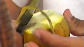 Beautiful and hot blonde moaning and cumming giving the pussy and the cusinho
