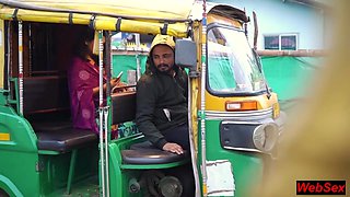 Auto Driver Fucks Beautiful Passenger Bhabhi! with Clear Audio