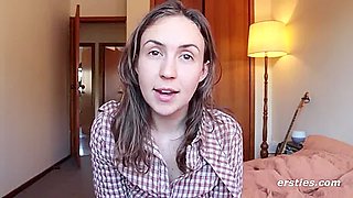 Cute Babe Fingers Her Hairy Pussy