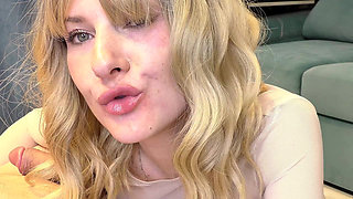 Sweet Blowjob From a Beautiful Girl