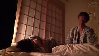 A mix-up with the room order, ends up sharing the same room with my busy colleague. - Night Crawling! 2-2