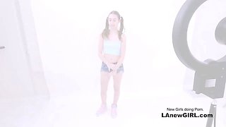 Petite Girl Suck Knob as Tiny Steamy Model