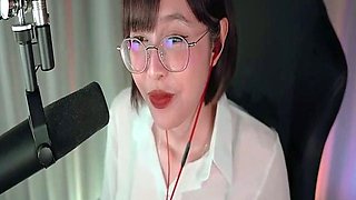 Japanese teen pussy pleased through panties