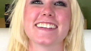 Blonde Babe Deepthroats Big Cock in Steamy Amateur Session