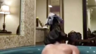 A Sloppy Blowjob From the Hottub