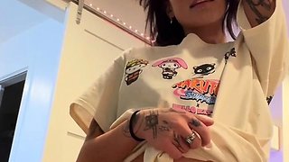 Amateur Chick Ass Shaking In Panties