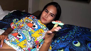 Thai teen Lily Koh dildoed her tight ass