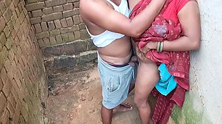 Indian Hot House Maid Fucked Hard By Owner - Desi Aunty Outdoor Sex
