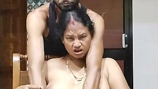 Sexy Aunty Car Driver Se with Full Enjoying Big Boobs Show and Kissing Full Romanace Ask with Three Cooking