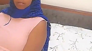 Muslim Masturbating Pussy