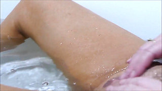 Orgasm Fingering & Masturbating Naked in the Bath