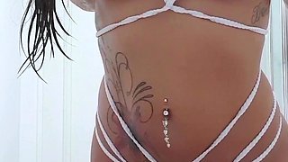 Solo booty assed babe ass toying masturbation in hi def