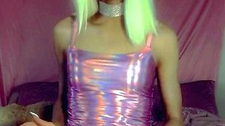 CLOSE UP OF TEENS PARADISE