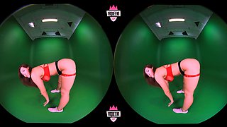 amateur raintree03 flashing ass on live webcam