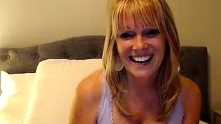 Webcam busty blonde stripped covered by oil anal masturbate