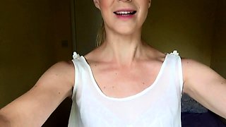 amateur blonde solo webcam