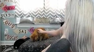 Big boobed Memphis Monroe masturbates in stocking