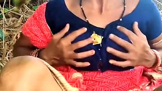 Indian milf fingering her hairy bush to the point of orgasm