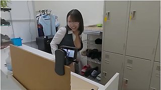 Breaking Into The Company Of A Beautiful Older Sister With Glasses ... (1) Kiss, Lick Nipples, Put A Raw Dick In The Ass, And Finally Swallow