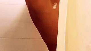 Amateur brunette teen in solo