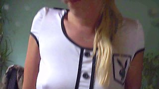 Miley-Weasel - Schoolgirl pinkelt beim ficken-