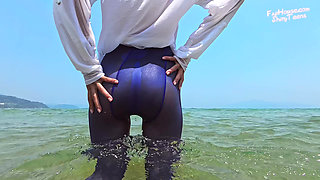 874 Shiny Blue Pantyhose Under Water