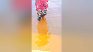 Srilankan Village Girl Bathing Natural Tank.srilankan Outside Sex.asian Sexy Girl Bath Time.sexy Video Srilankan