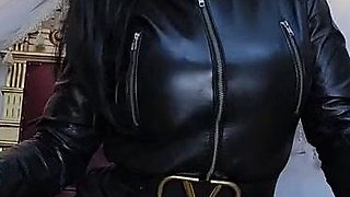 Amateur Latina Milf Masturbates on Cam