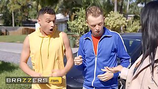 Brazzers - successful jimmy falls in lust with Jennifer White & completes up having a 3 way with her & his stepsister Harley King